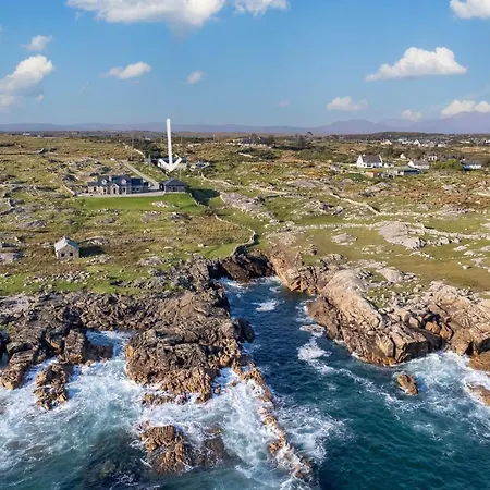Wave Watcher Roundstone