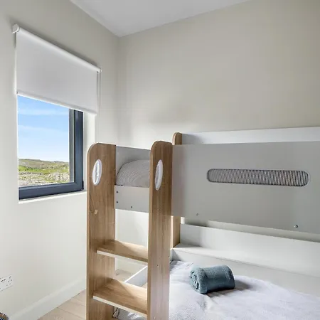 Wave Watcher * Roundstone