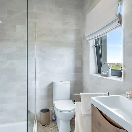 Wave Watcher * Roundstone