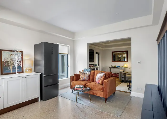 Chalet Wave Watcher *